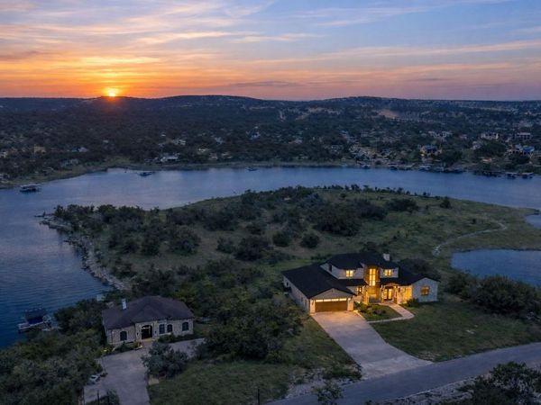 19813 Lakehurst LOOP, Spicewood, TX 78669