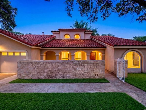 9114 Rustlers Creek Dr, San Antonio, TX 78230