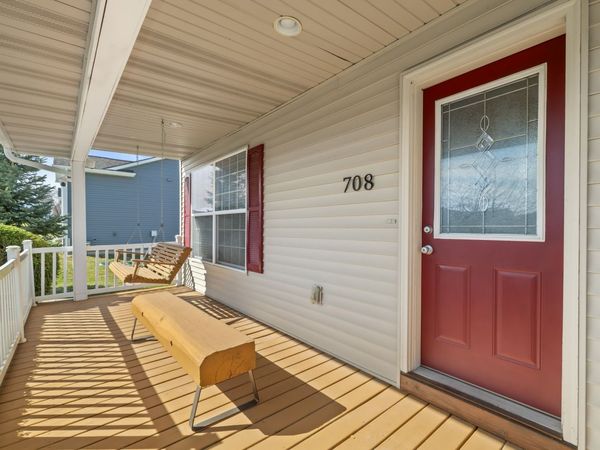 708 Patchett Drive NE, Mitchellville, IA 50169