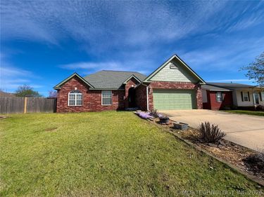 1208 W 1st Street , Tahlequah, OK 74464