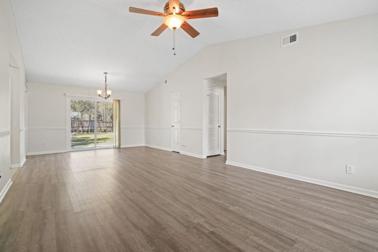 2503 Morlynn Dr.  Photo 4