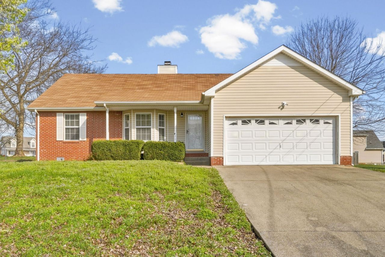 1361 Jenny Ln, Clarksville, TN 37042 Main Photo