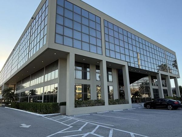 631 Us Highway 1, Unit 404, North Palm Beach, FL 33408