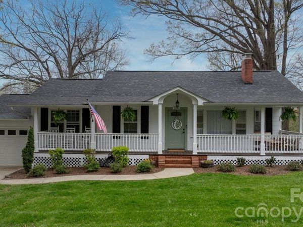 208 S 1st Avenue , Maiden, NC 28650