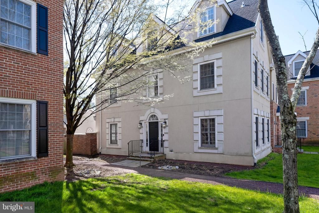 3 Governors Lane, Princeton, NJ 08540 Main Photo