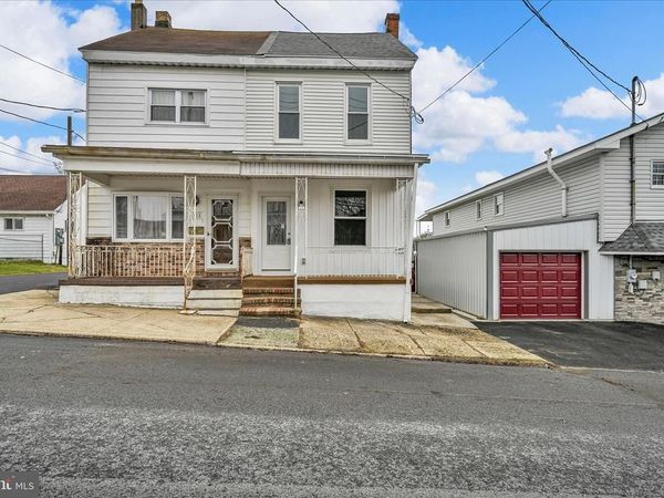 120 E CHESTNUT STREET , FRACKVILLE, PA 17931