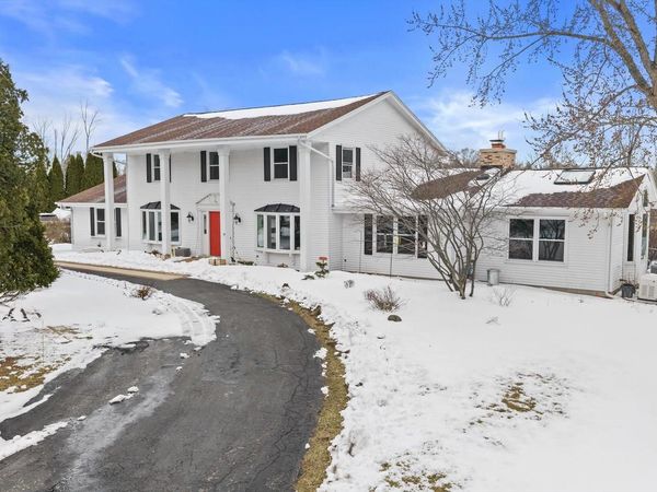 2626 W Ranch ROAD, Mequon, WI 53092