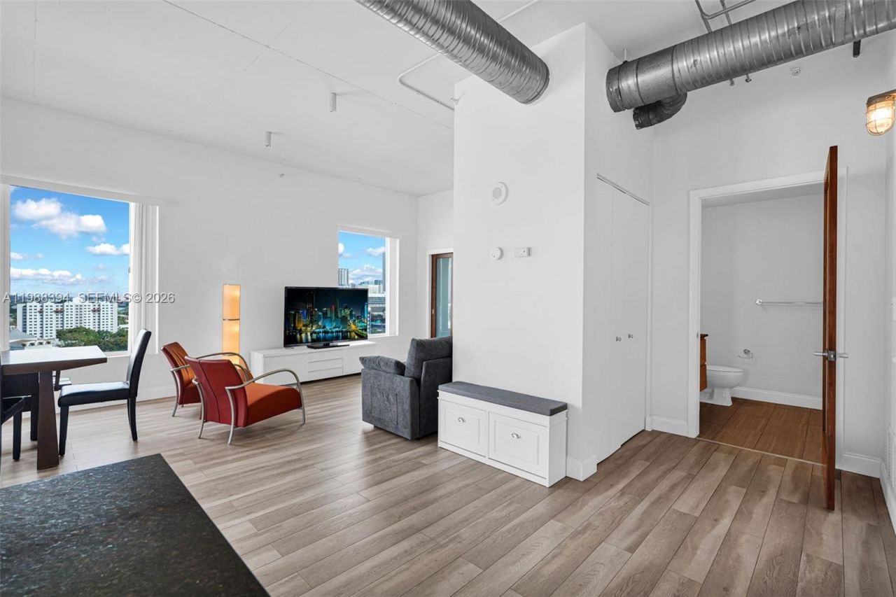 10 SW South River Dr , Unit 1615, Miami, FL 33130 Photo