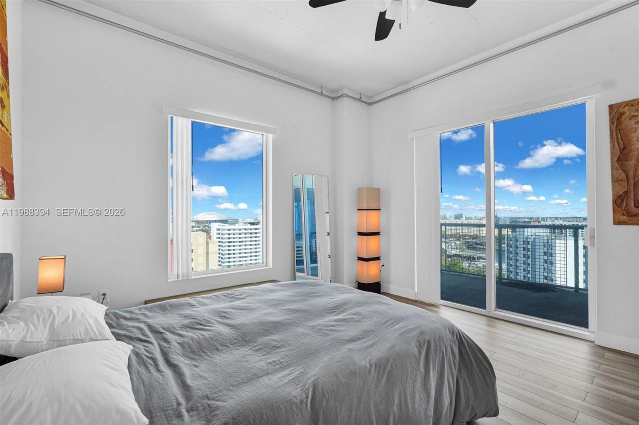 10 SW South River Dr , Unit 1615, Miami, FL 33130 Photo