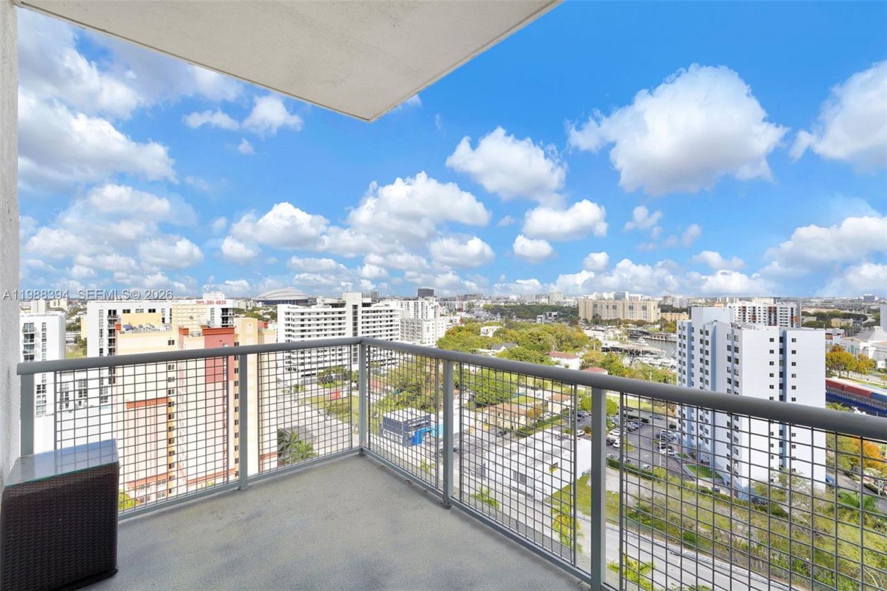 10 SW South River Dr , Unit 1615, Miami, FL 33130 Photo