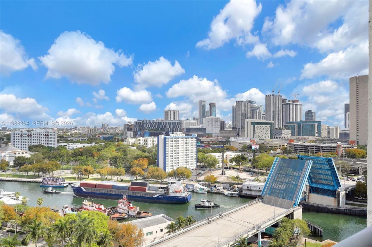 10 SW South River Dr , Unit 1615, Miami, FL 33130 Photo