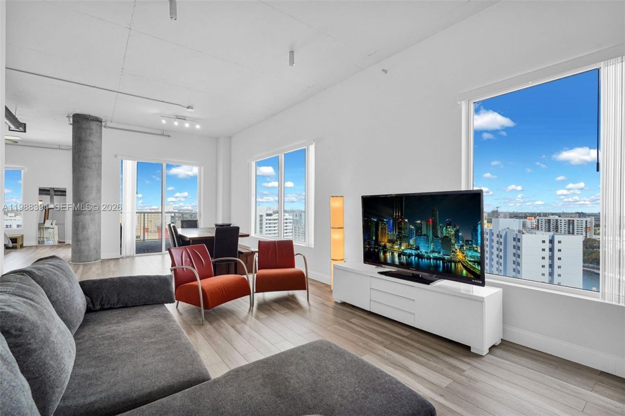 10 SW South River Dr , Unit 1615, Miami, FL 33130 Photo