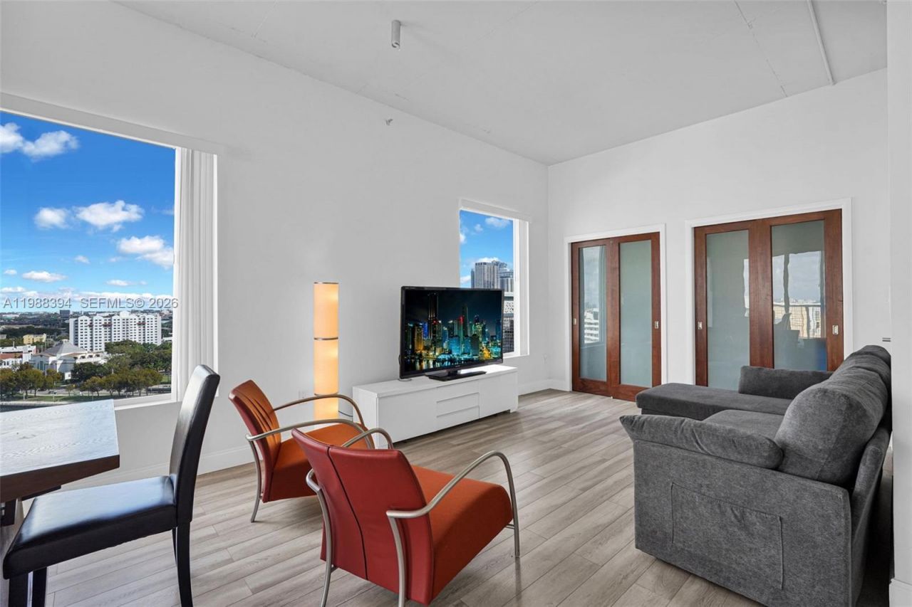 10 SW South River Dr , Unit 1615, Miami, FL 33130 Photo