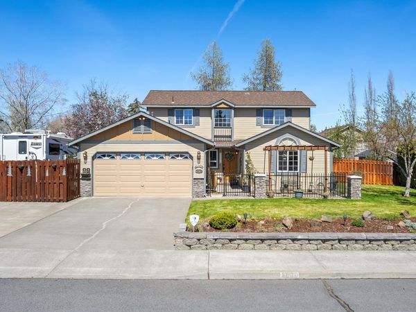 3030 NE Stanton Avenue, Bend, OR 97701