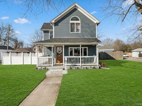 72 Waverly Avenue , Patchogue, NY 11772