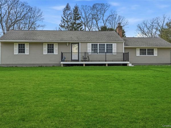 8 Kemswick Drive, Stony Brook, NY 11790