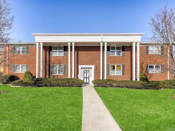 104 Bon Aire Circle W, Unit 8L, Suffern, NY 10901