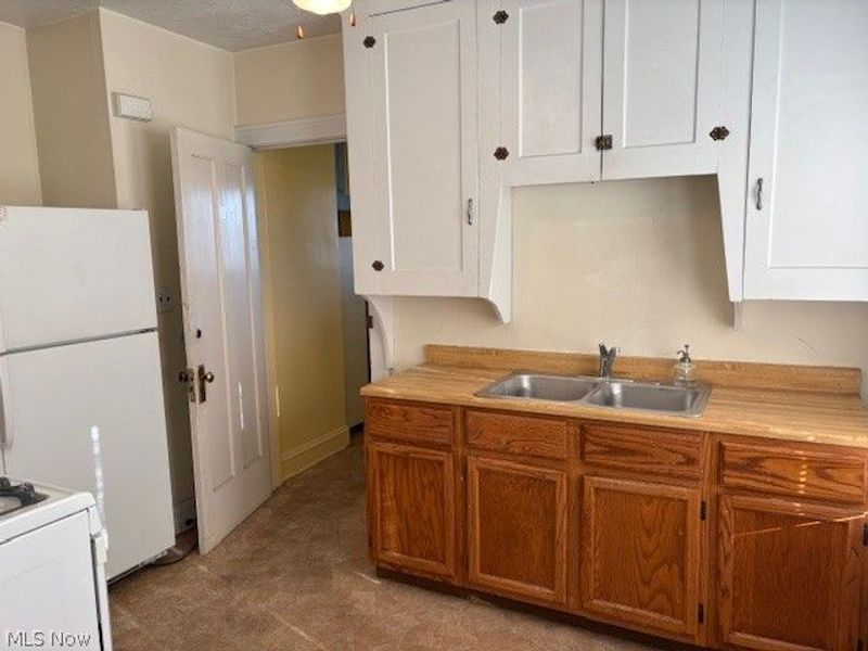 16800 Delaware Avenue, Lakewood, OH 44107 Photo 24