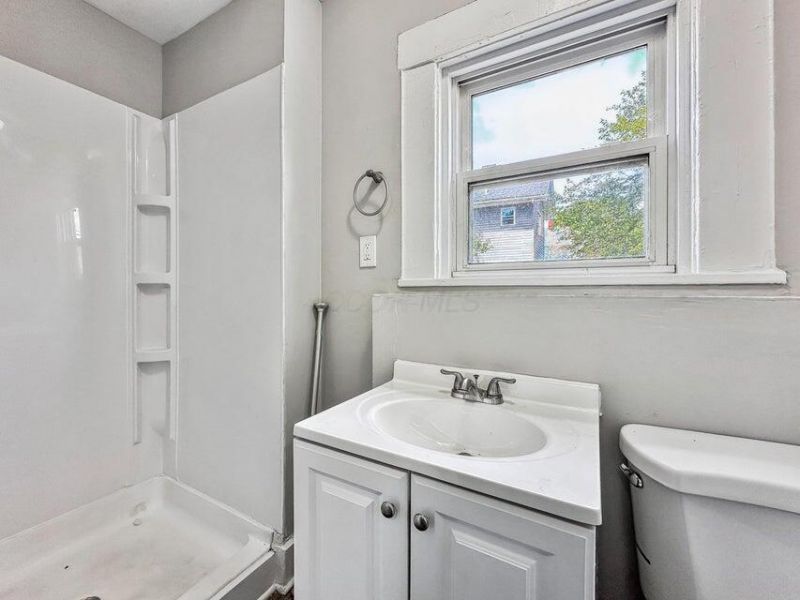 354 S Ogden Avenue , Columbus, OH 43204 Photo 5