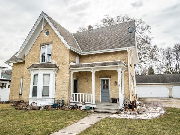 308 Kettle Moraine DRIVE S, Slinger, WI 53086