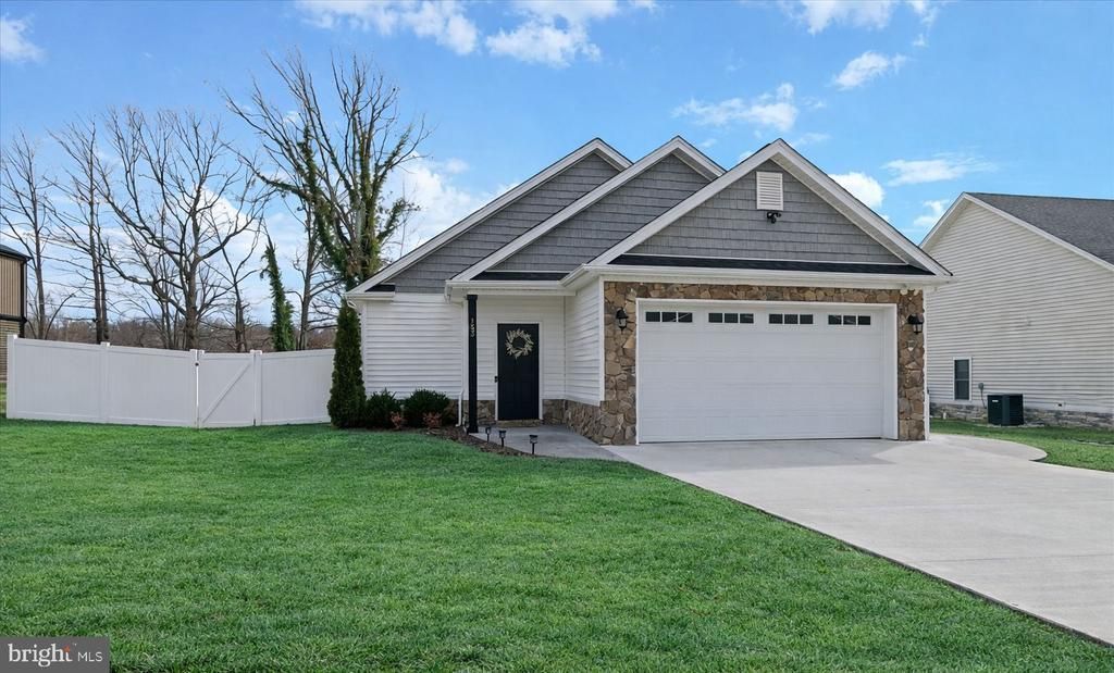 153 Emberly Court, Lynchburg, VA 24502 Main Photo