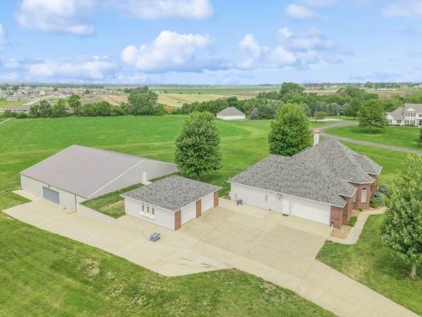 18567 Y Avenue, Granger, IA 50109