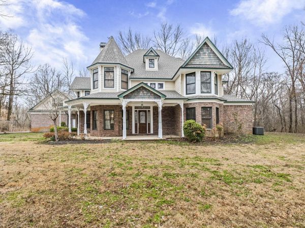 28 TIPTON LAKE CIR E, Millington, TN 38053