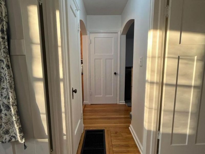 261 Lowell Road , Columbus, OH 43209 Photo 5