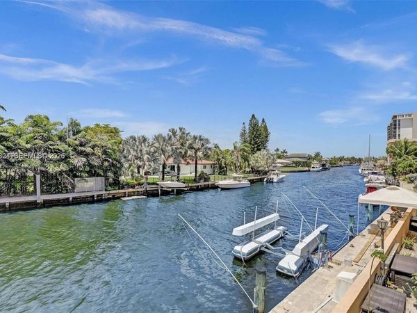 2640 NE 135th St, Unit 317, North Miami, FL 33181