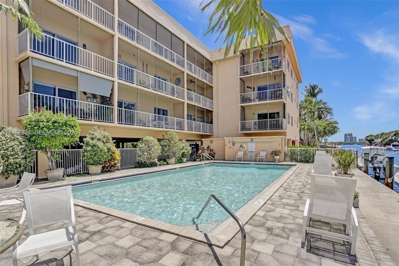 2640 NE 135th St, Unit 317, North Miami, FL 33181 Photo
