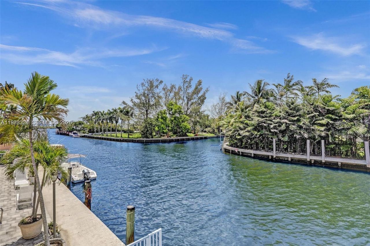 2640 NE 135th St, Unit 317, North Miami, FL 33181 Photo