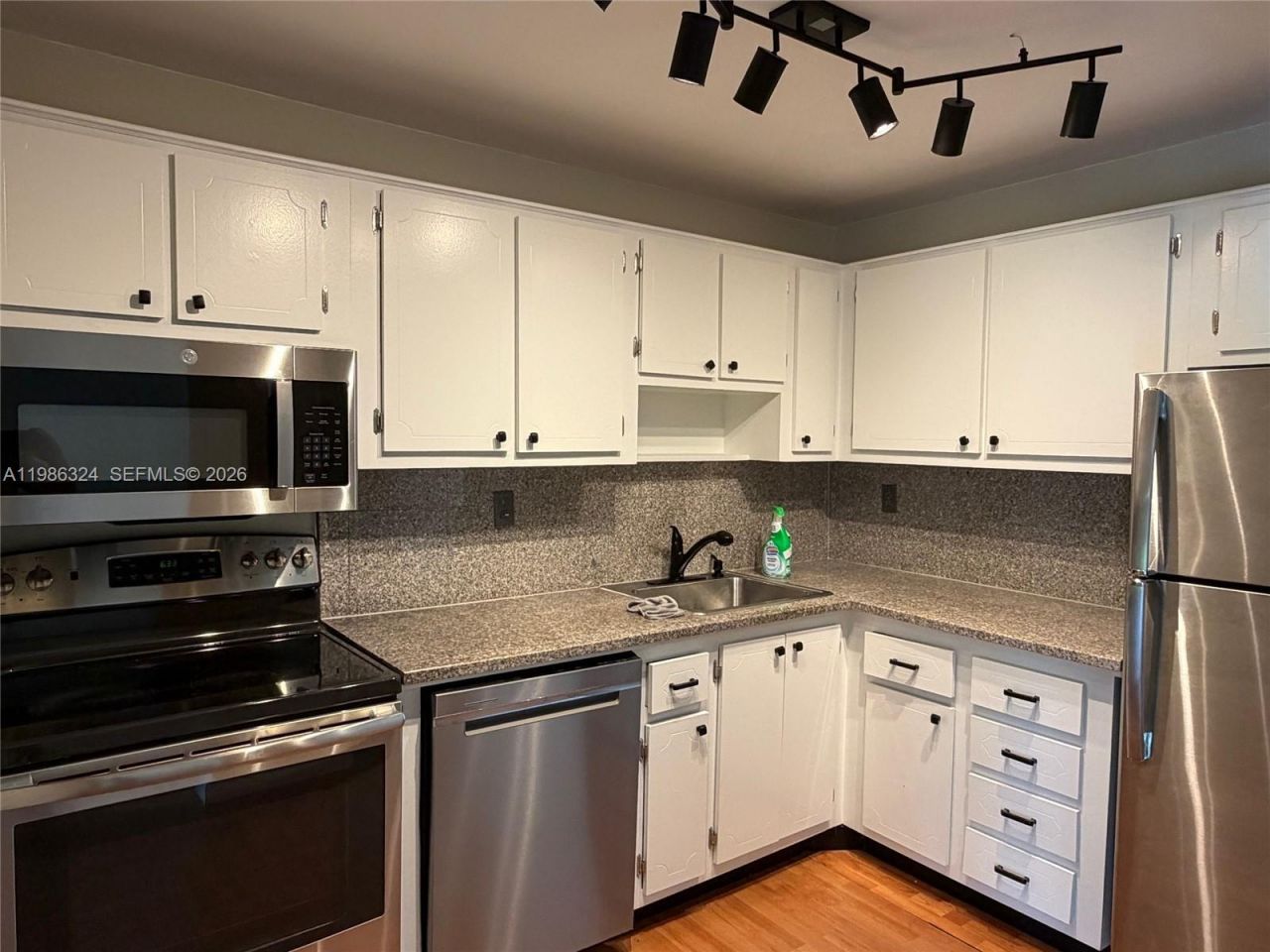 2640 NE 135th St , Unit 317, North Miami, FL 33181 Photo