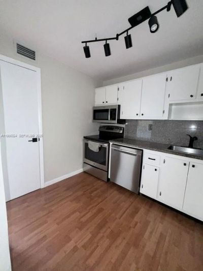 2640 NE 135th St, Unit 317, North Miami, FL 33181 Photo