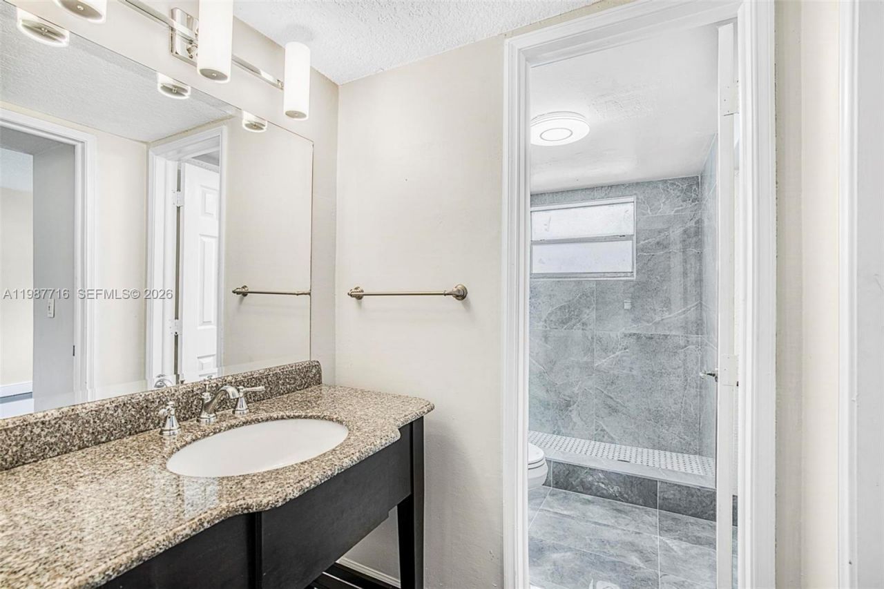 9450 Live Oak Pl , Unit 102, Davie, FL 33324 Photo