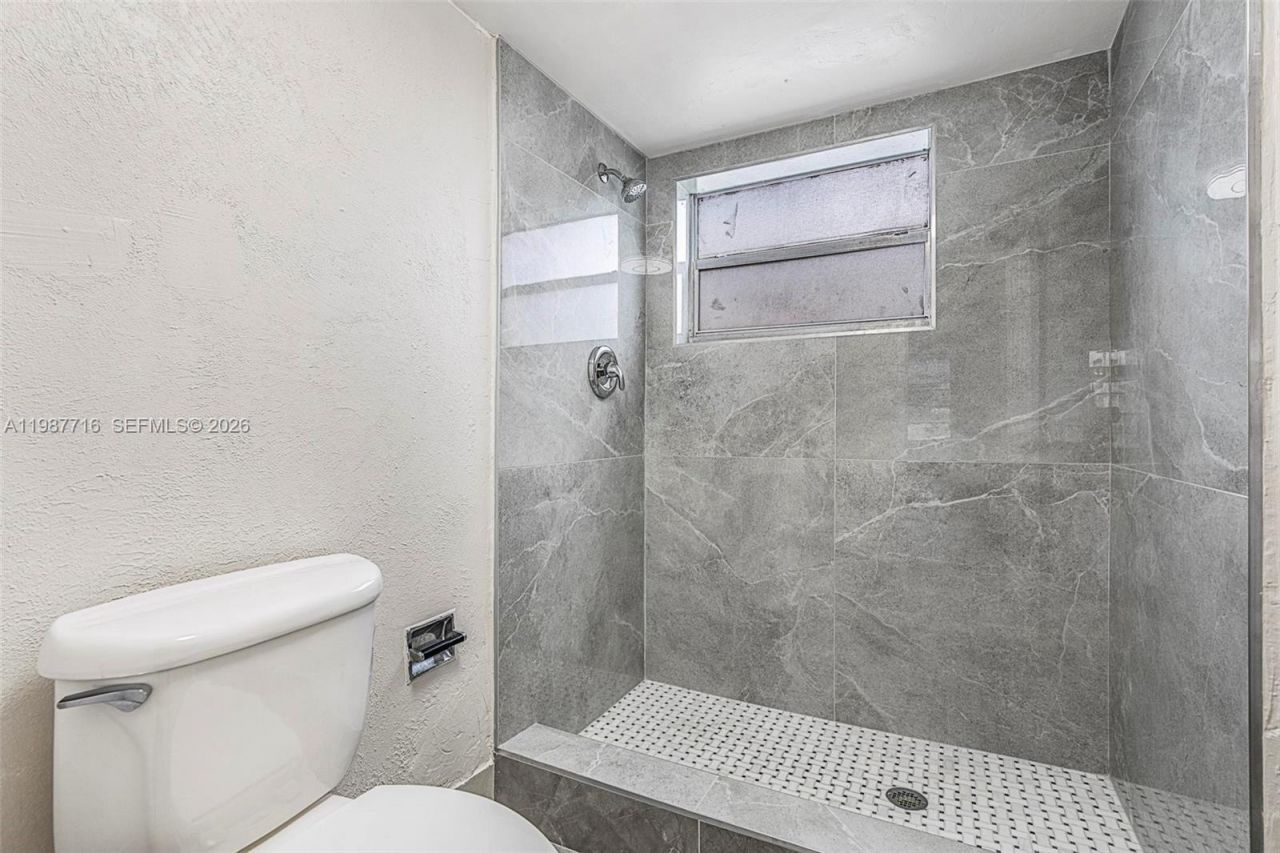 9450 Live Oak Pl , Unit 102, Davie, FL 33324 Photo