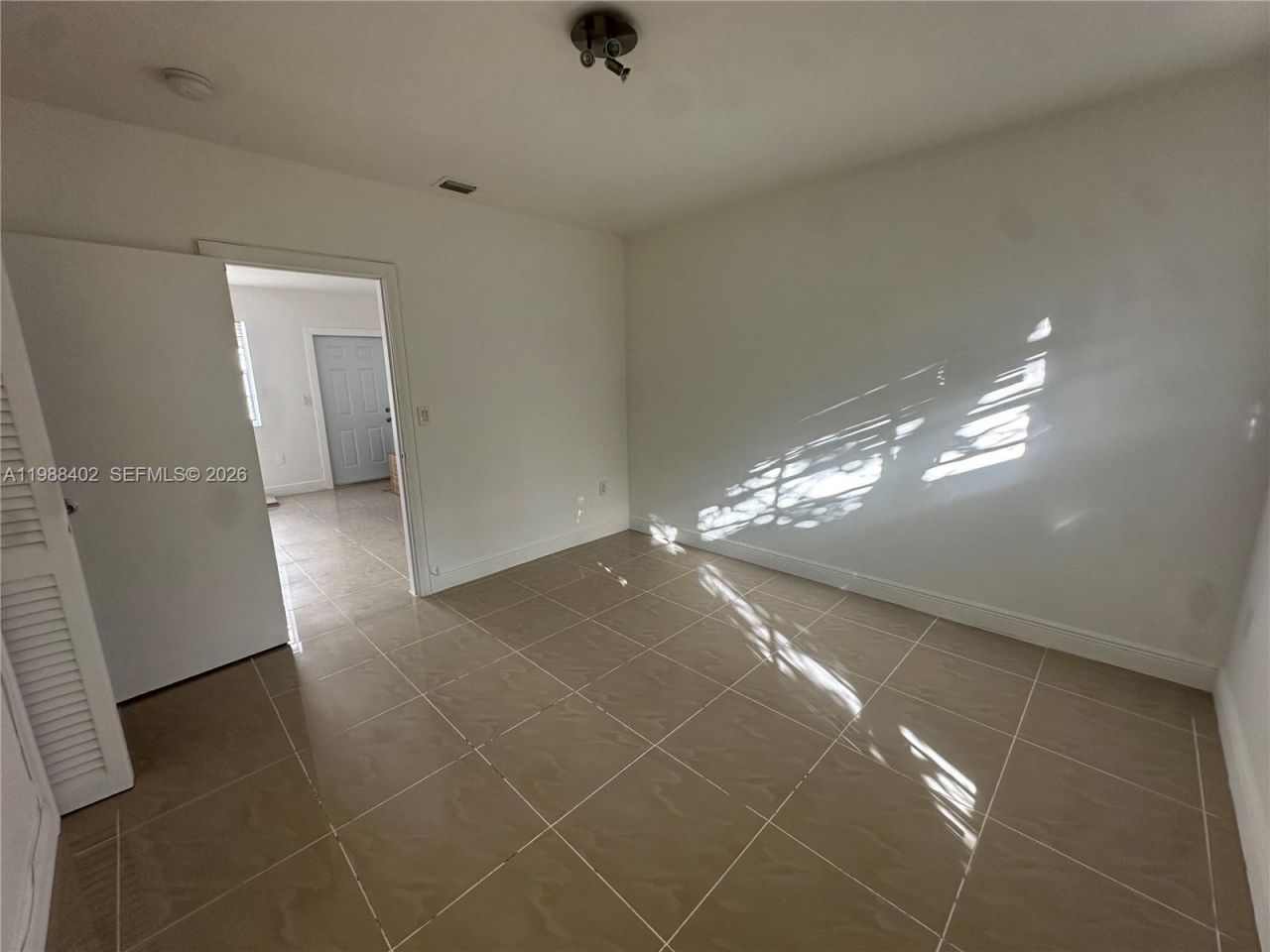 740 84th St, Unit 3, Miami Beach, FL 33141 Photo