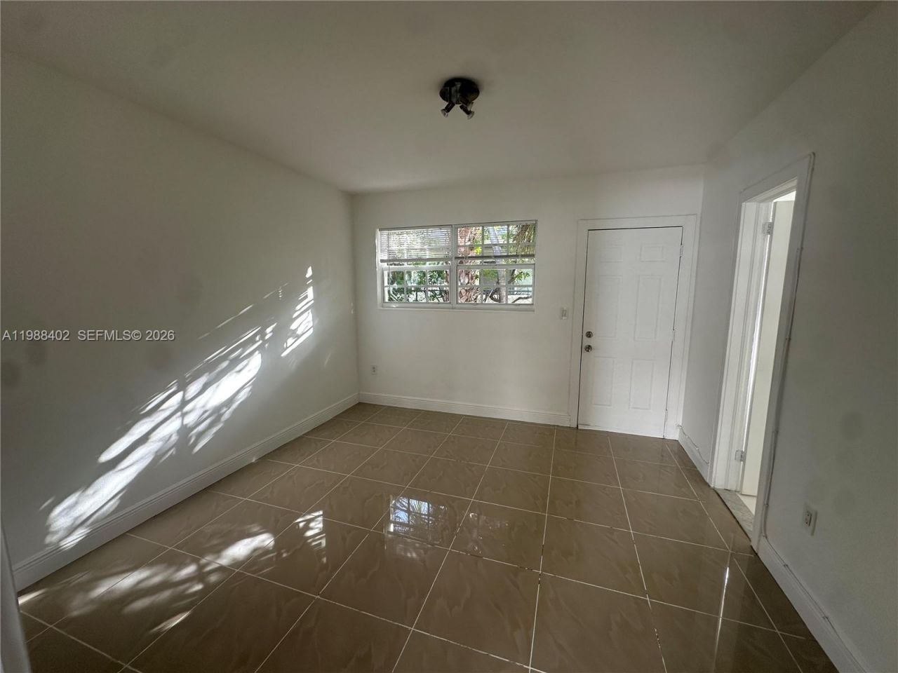 740 84th St, Unit 3, Miami Beach, FL 33141 Photo