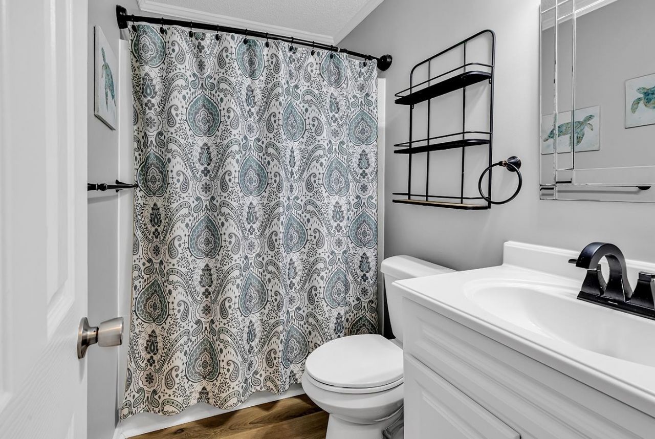 9660 Shore Dr.  Photo 17