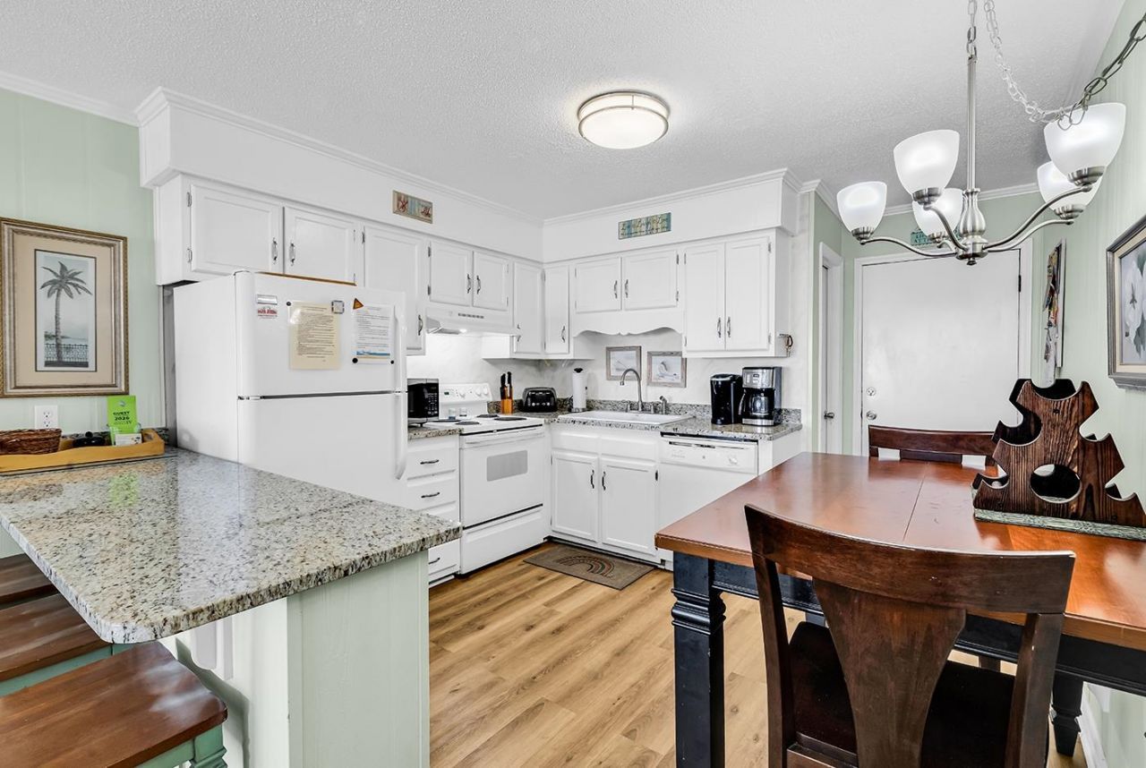 9660 Shore Dr.  Photo 4