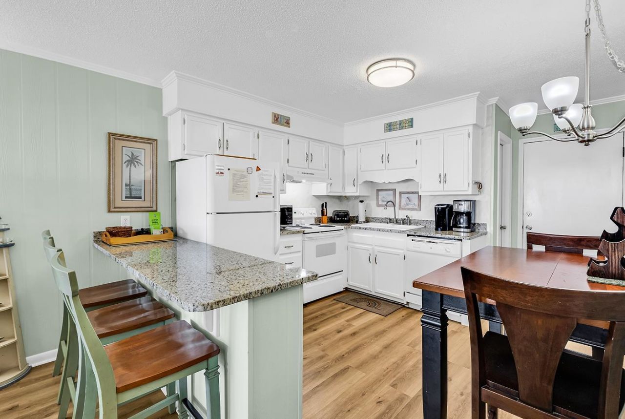 9660 Shore Dr.  Photo 5