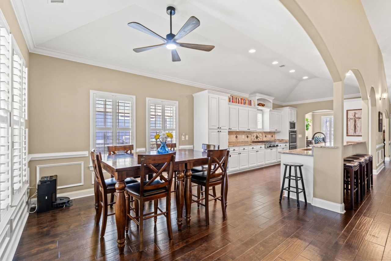 292 Chamberlin Dr. Photo 12