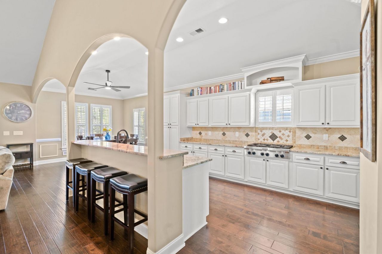 292 Chamberlin Dr. Photo 13