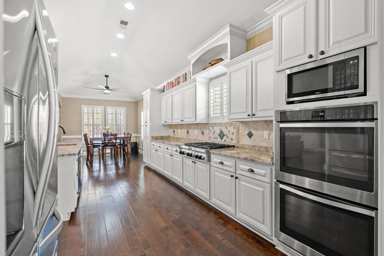 292 Chamberlin Dr. Photo 15