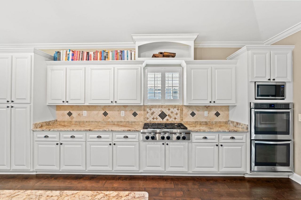 292 Chamberlin Dr. Photo 16