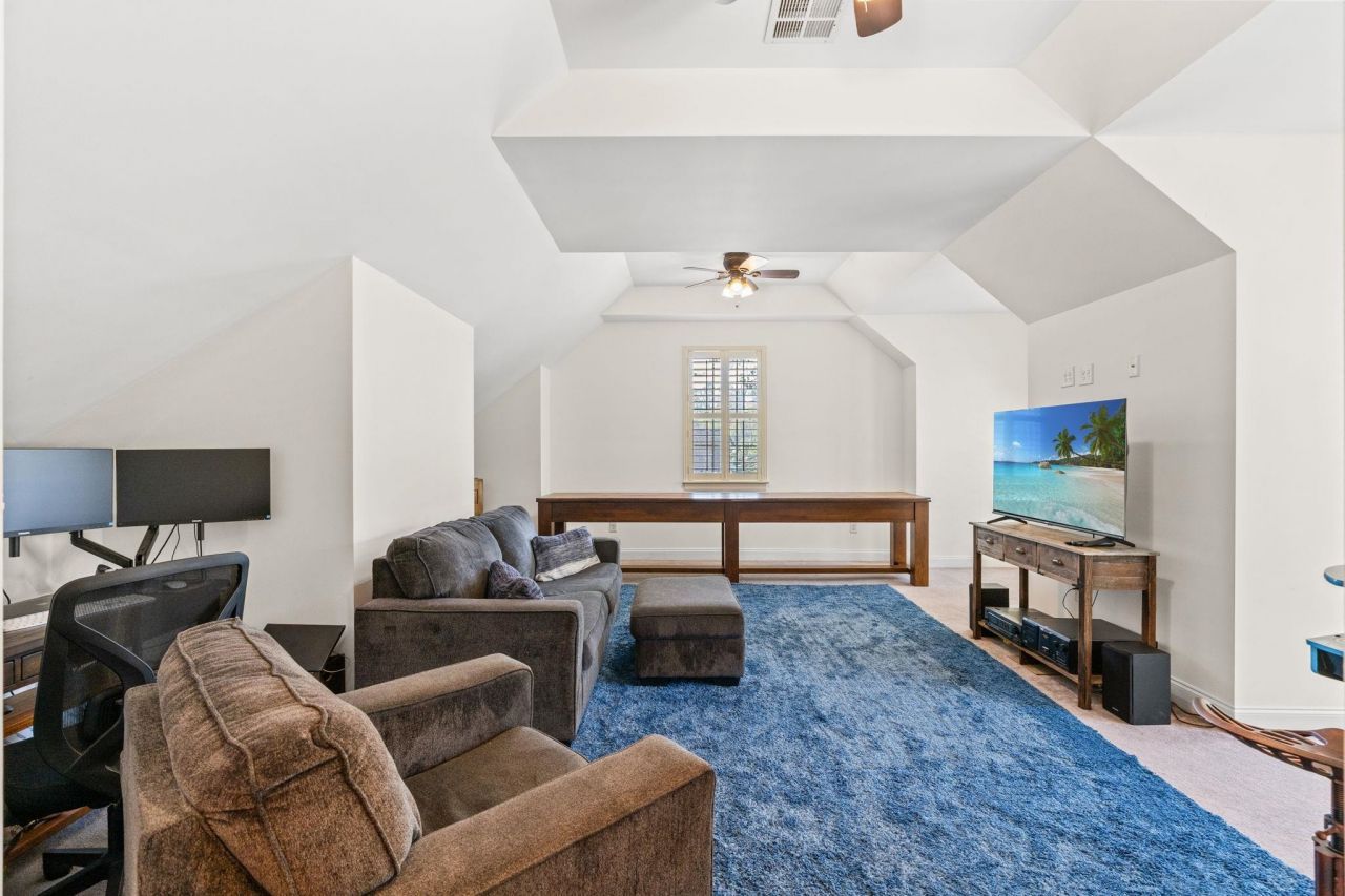 292 Chamberlin Dr. Photo 19