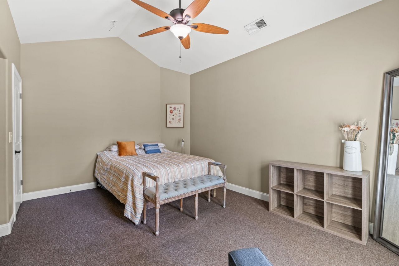 292 Chamberlin Dr. Photo 23