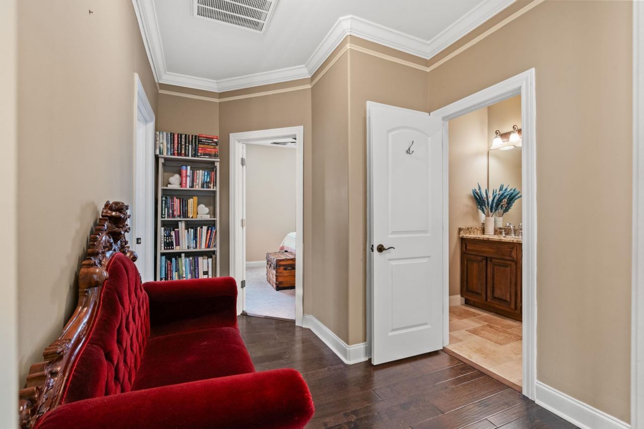 292 Chamberlin Dr. Photo 27