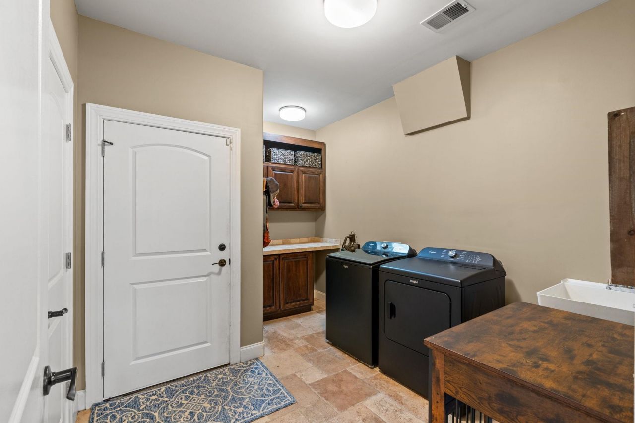 292 Chamberlin Dr. Photo 39