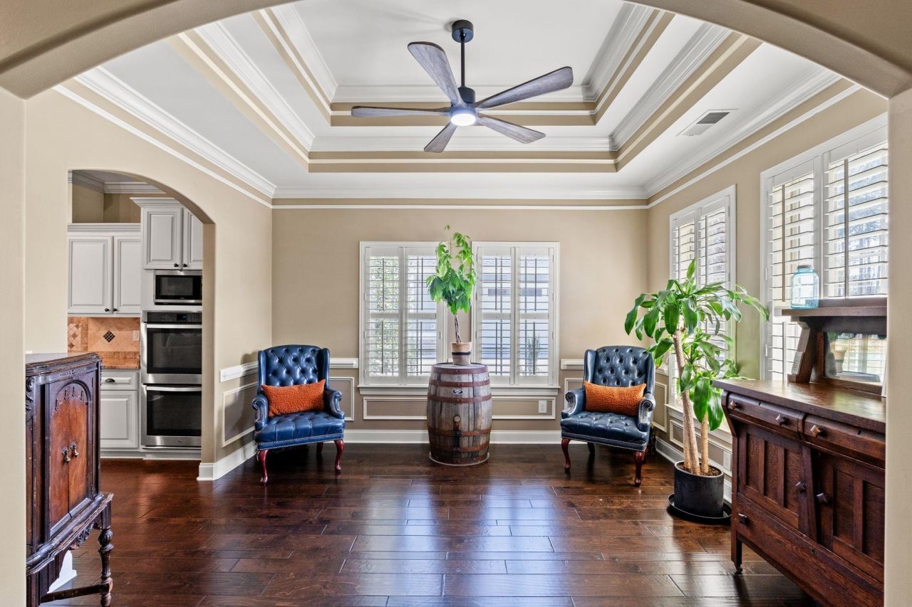 292 Chamberlin Dr. Photo 6