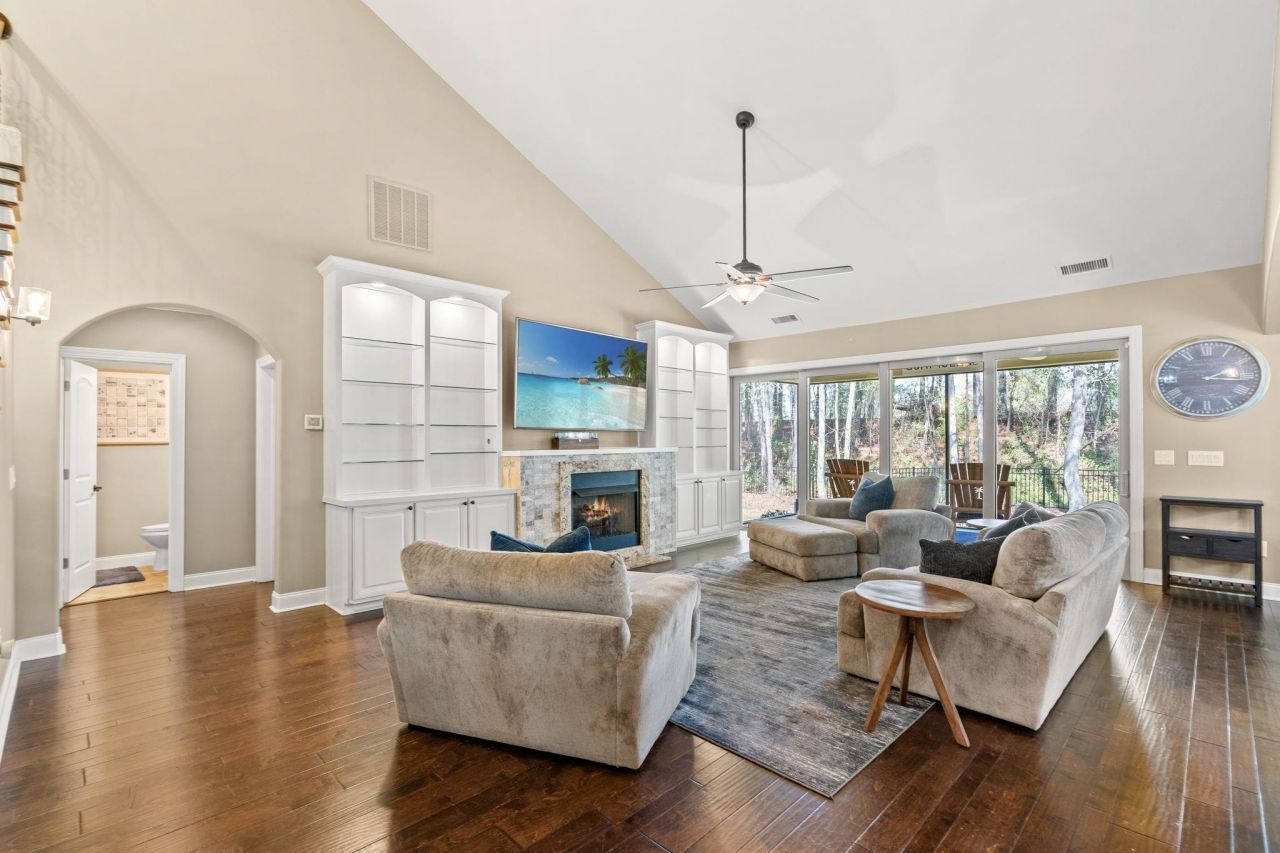 292 Chamberlin Dr. Photo 9